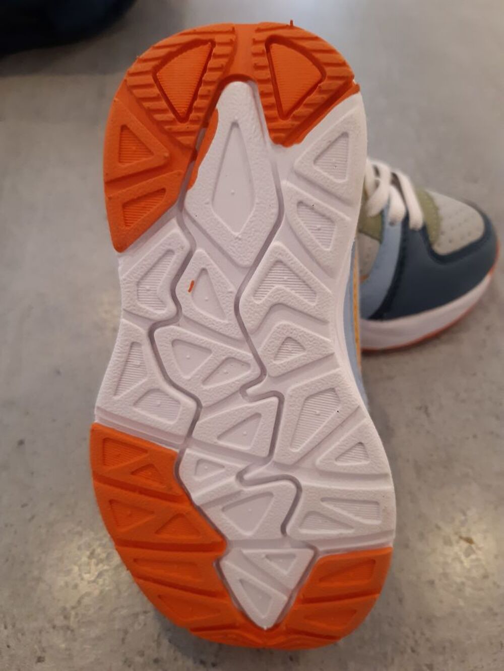 Basket b&eacute;b&eacute; taille 21 Chaussures