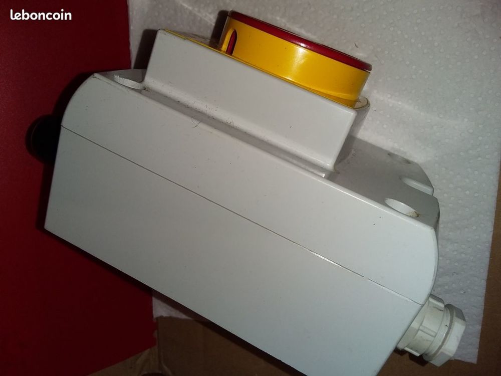 Interrupteur de proximit&eacute; XTRA 3p 32a - Aspen Pumps Bricolage