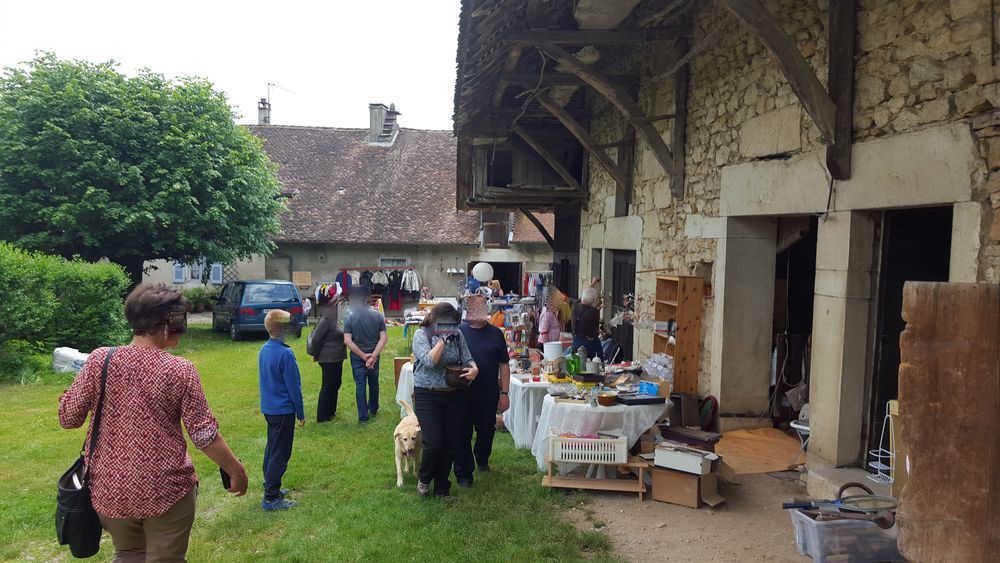 Vide-greniers 5 juillet 2026 &agrave; IZIEU (01300) de 10 &agrave; 18 h Décoration