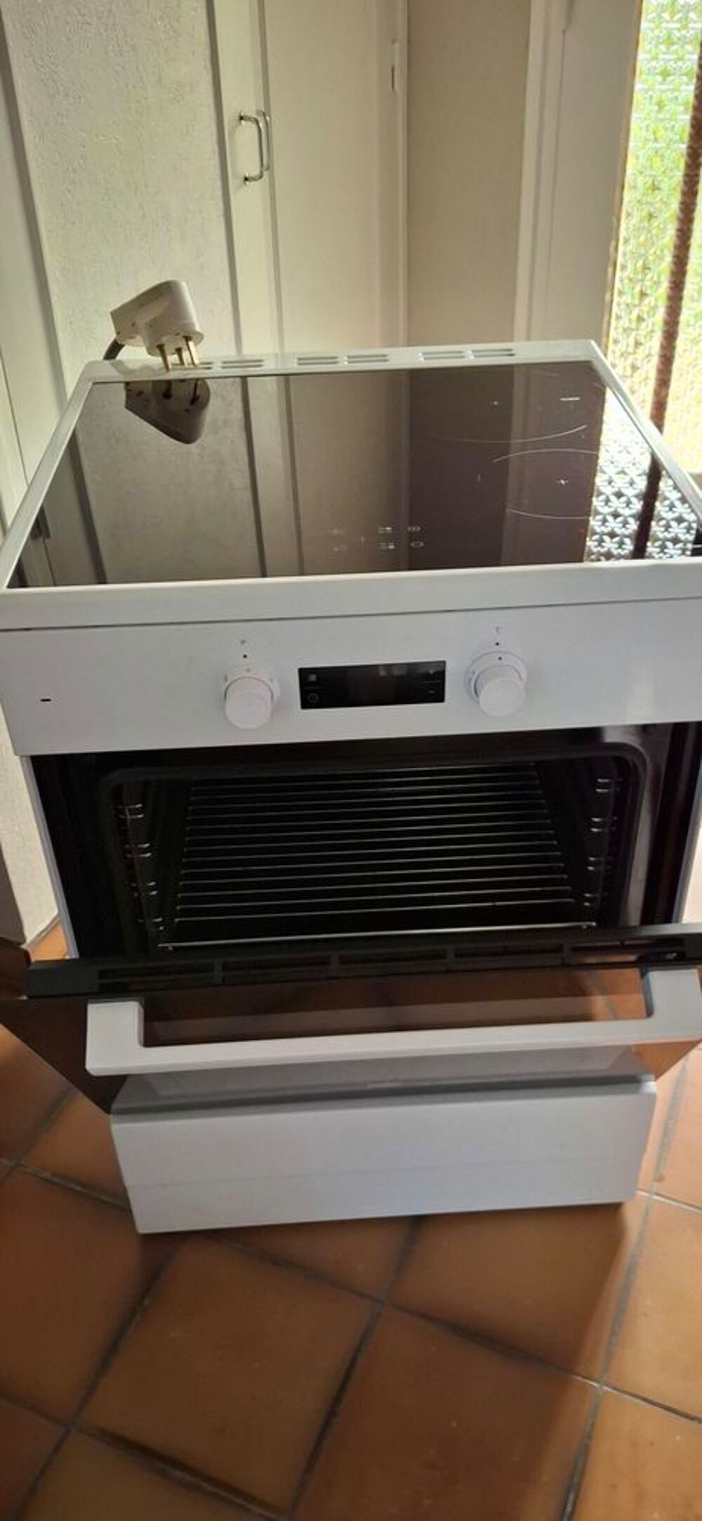 cuisini&egrave;re a induction tr&egrave;s peu servi 
Marque BEKO Electroménager
