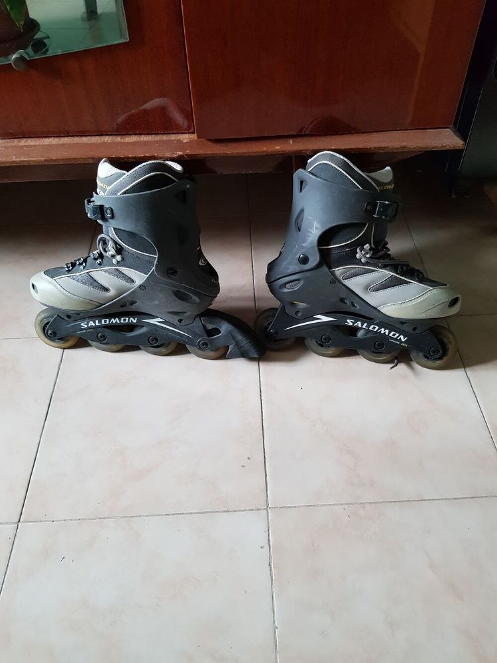 roller taille 42 bon etat marque salomon Sports