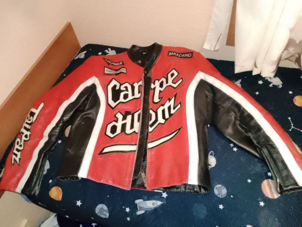 Blouson Motard cuir magnifique Vêtements