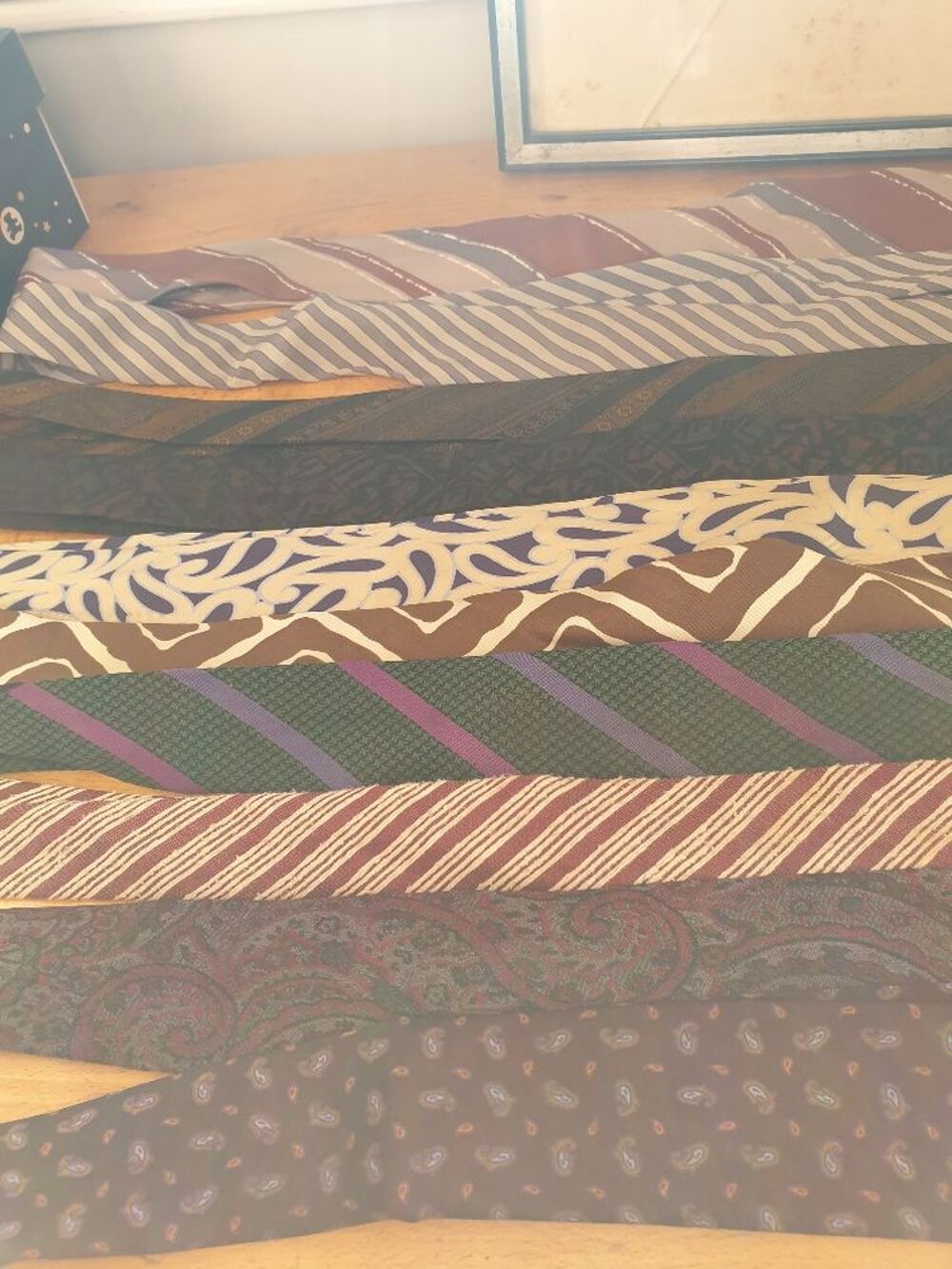 Lot de 15 cravates en soie, vintage, en l'&eacute;tat Bijoux et montres