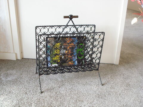 Porte journaux revues vintage en fer forg� 27 Monnetier-Mornex (74)
