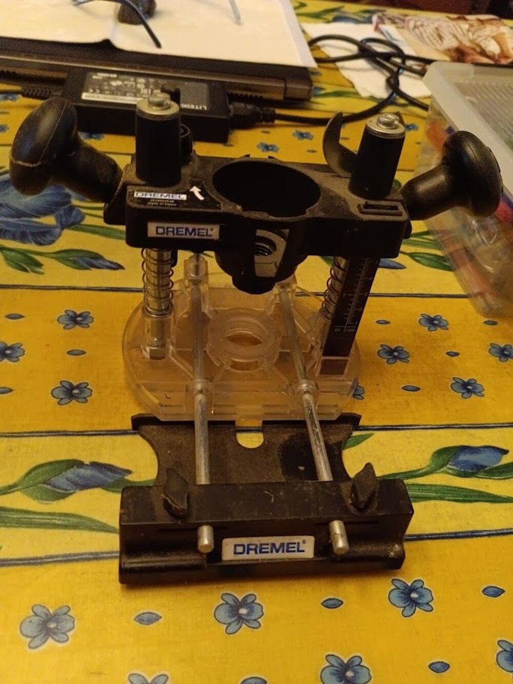 Guide d&eacute;fonceuse DREMEL Bricolage