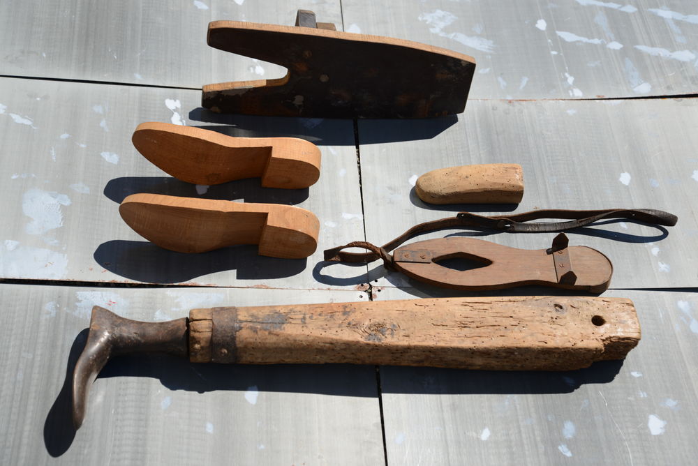 Mat&eacute;riel ancien de sabotier, cordonnier, t b &eacute;tat Bricolage