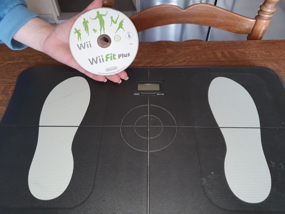 Wii fit plus Consoles et jeux vidéos