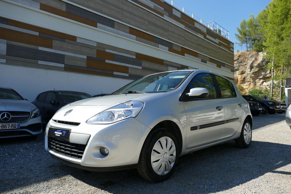 Clio III Clio 1.2 16V 75 eco2 Authentique 2009 occasion 13600 La Ciotat