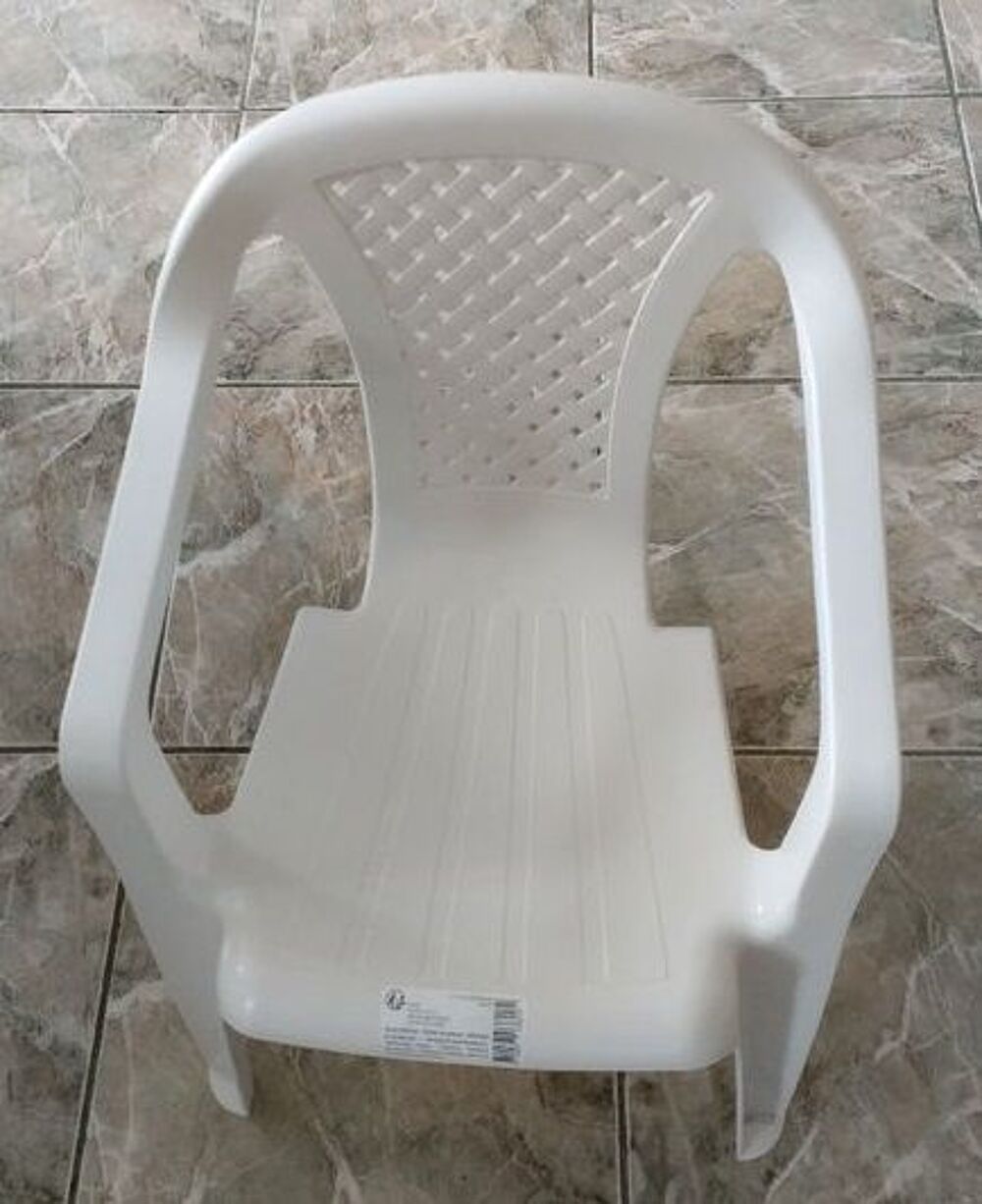 3 chaises enfant bleues + blanche Mobilier enfants