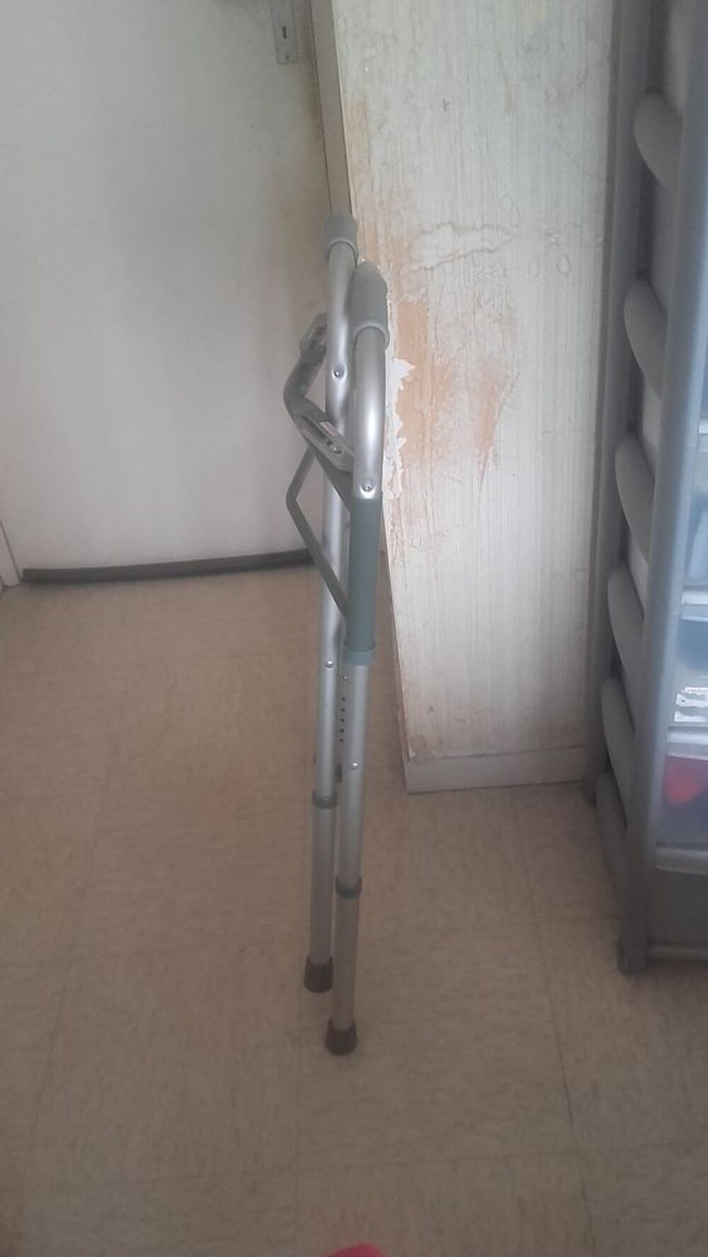 Cadre de marche/deambulateur neuf servi 4 mois Meubles