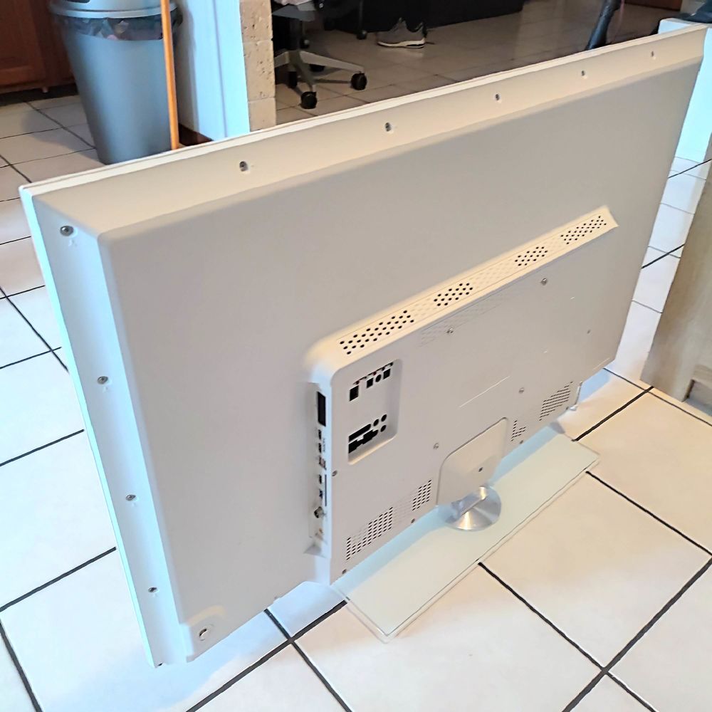 TV Thomson 3D 48pouces Pied pivotable Blanche Photos/Video/TV