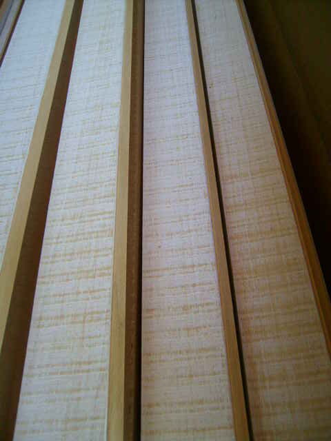 
Lot de 45 m�tres de baguettes bois 2 teintes pour cadres  168 Wolxheim (67)