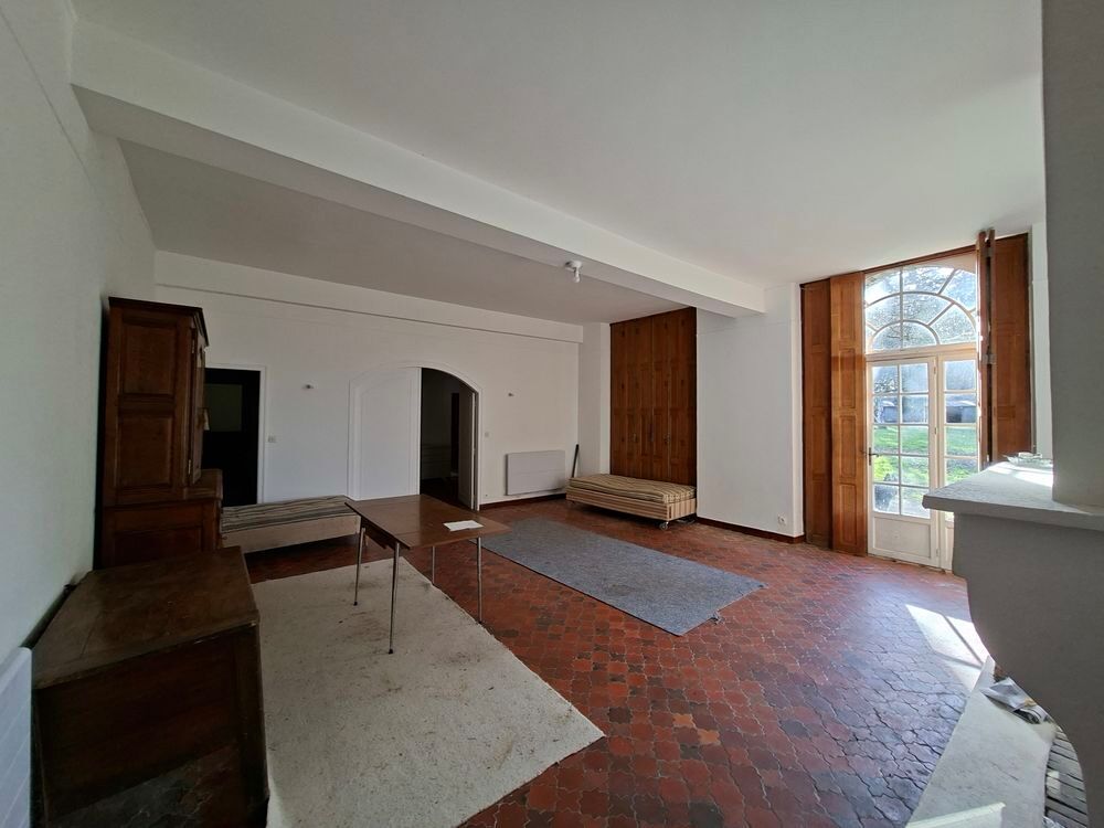 Location Autre A 15 mns de MONTEREAU-77130 et NEMOURS-77140 ancienne Orangerie Chevry-en-sereine