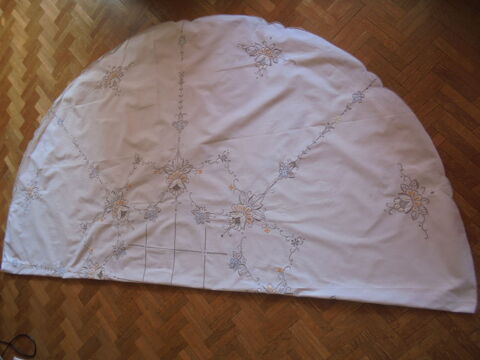 Nappe + serviettes brodées (36) 60 Tours (37)