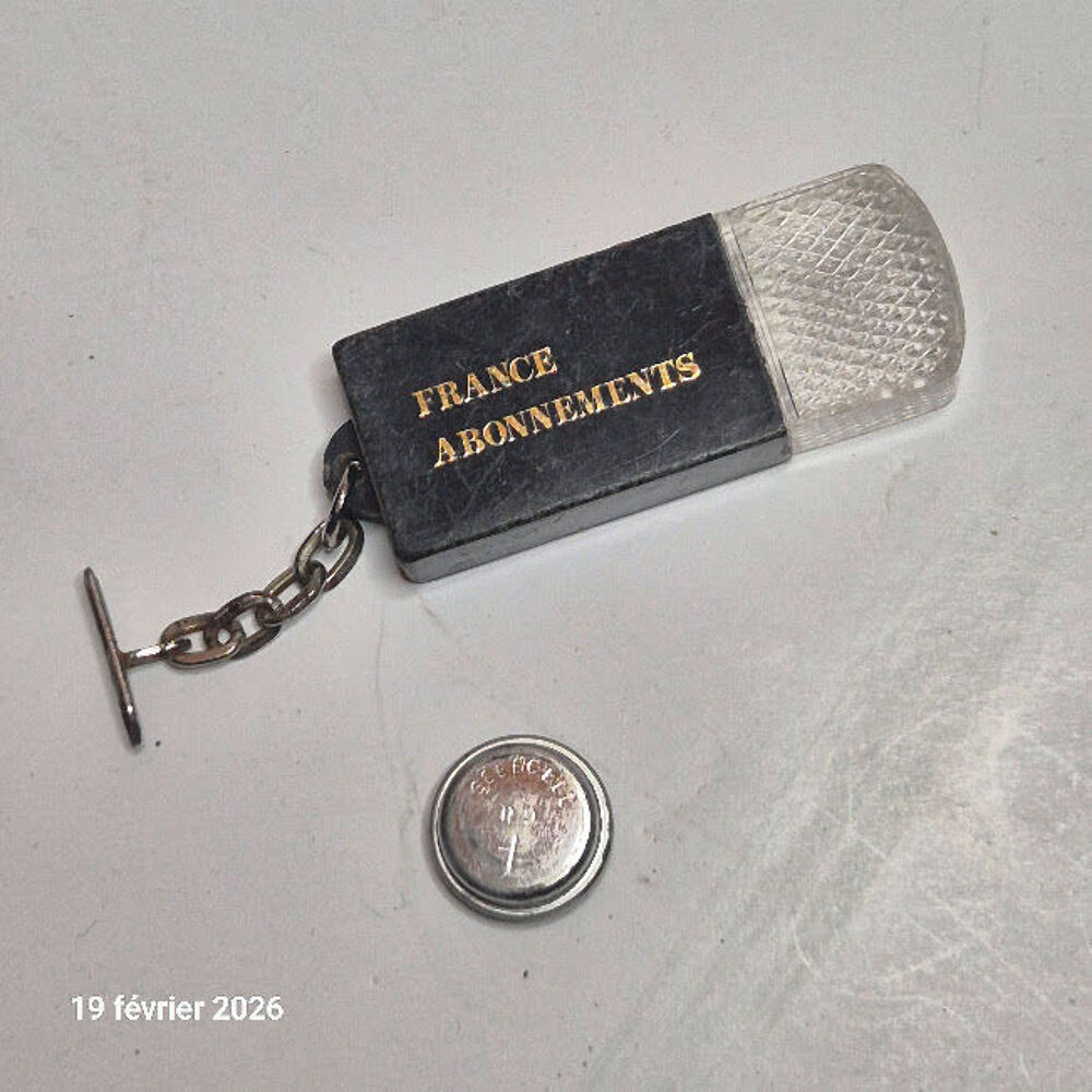 Porte clefs France Abonnement avec lampe, vintage 