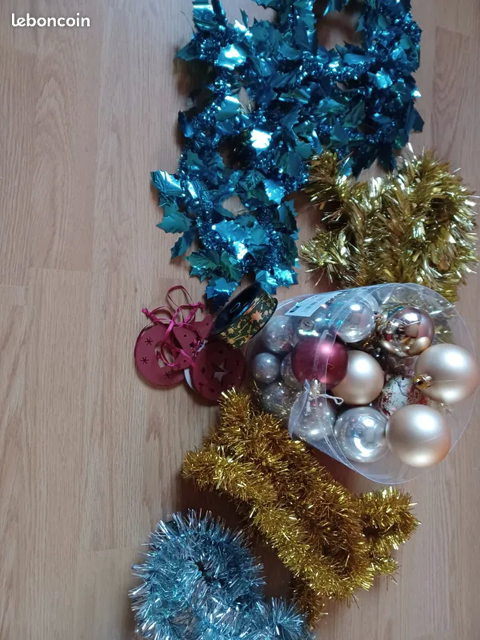 BOULES DE NOEL ET DECORATIONS SAPIN 3 Paray-le-Monial (71)