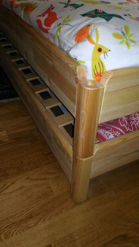 lit enfant avec matelas, et lit parapluie. 0 Caen (14)