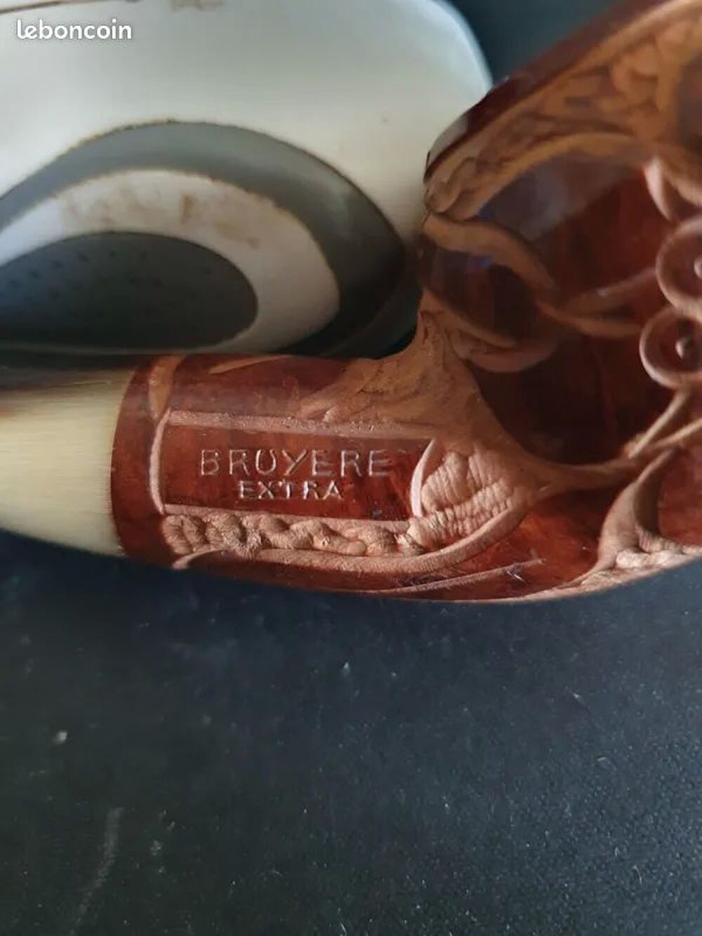 Pipe de bruy&egrave;re sculpt&eacute; 