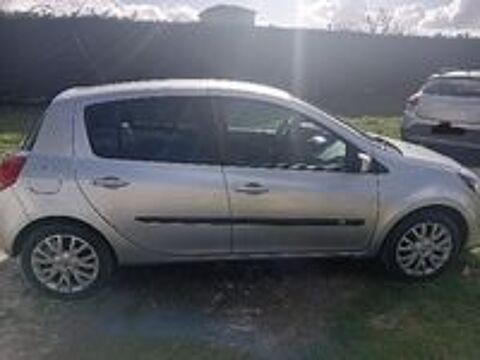 Clio III Clio 1.5 dCi 70 eco2 Extr&ecirc;me Claire 2008 occasion 33390 Fours