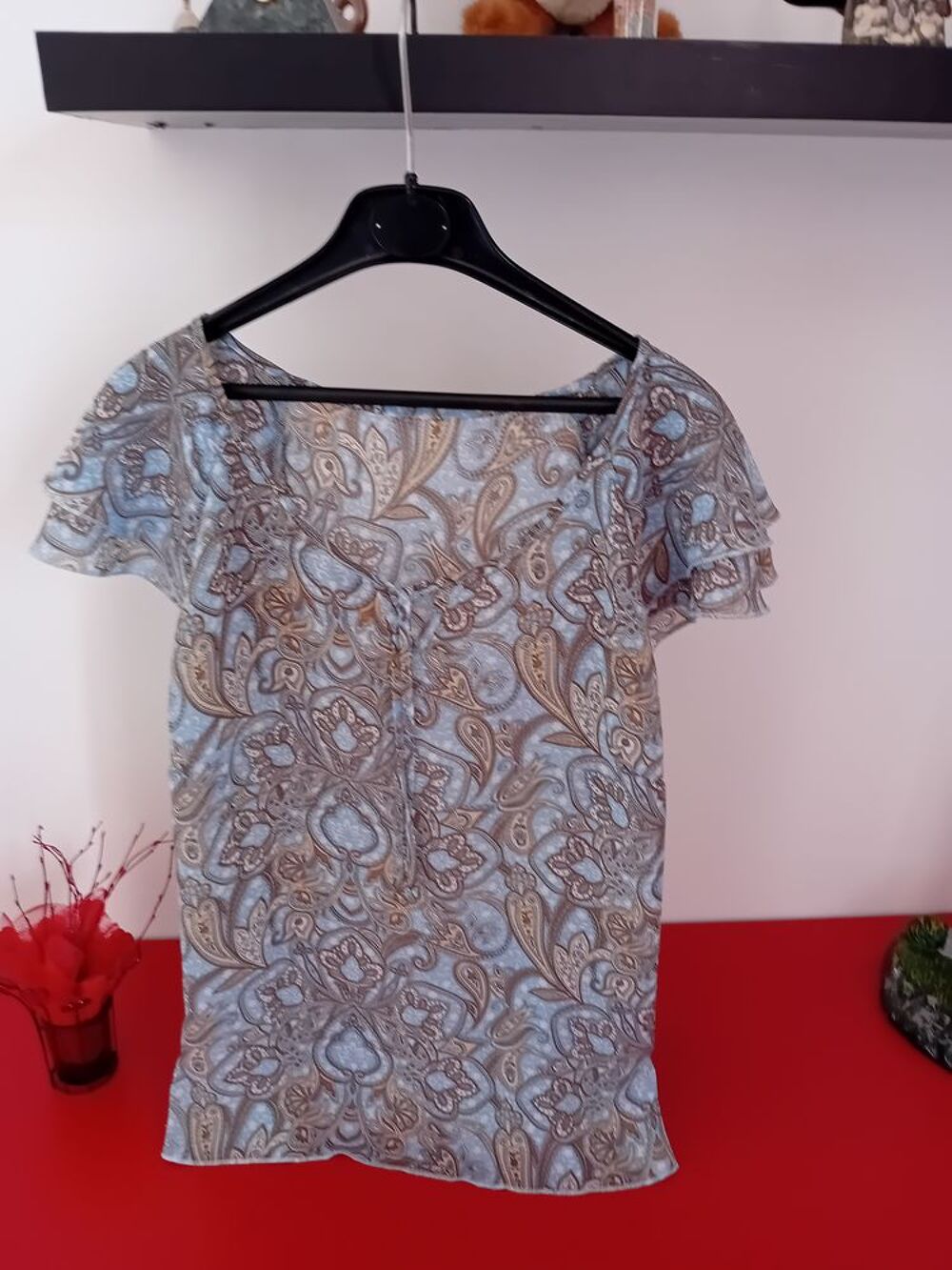 V&ecirc;tements femme, sacs et sandales Vêtements