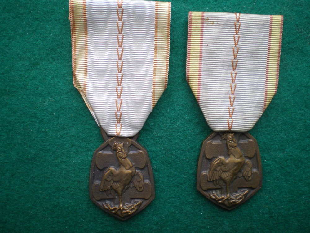 M&eacute;dailles comm&eacute;moratives de la guerre 1939-1945. 