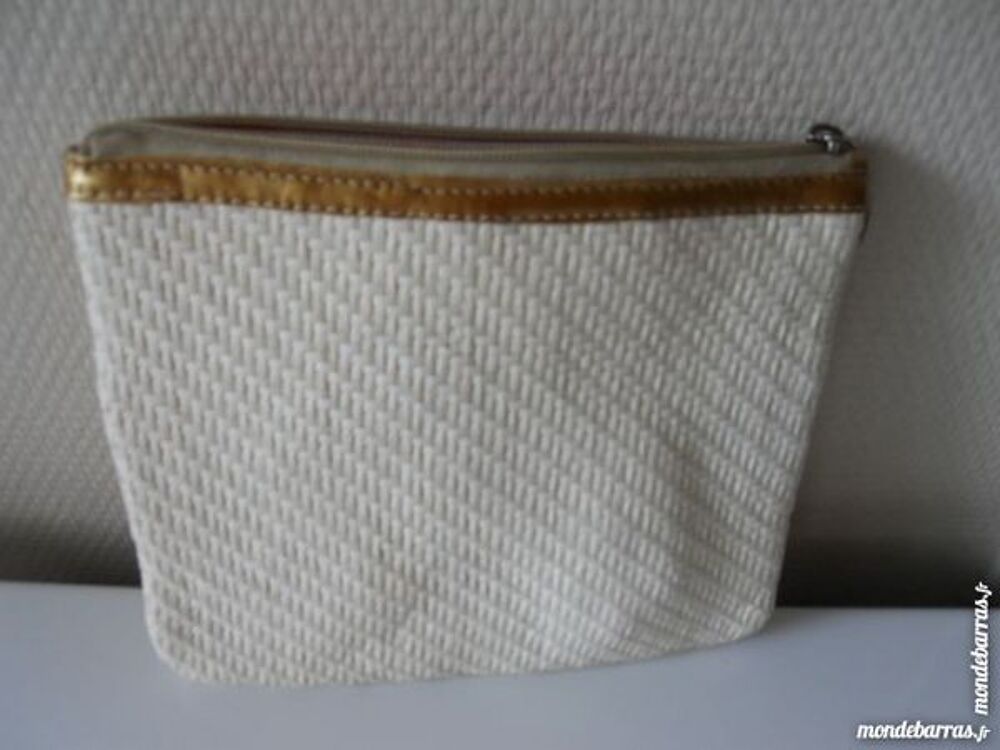 Jolie pochette maquillage ou autres, neuve Bijoux et montres