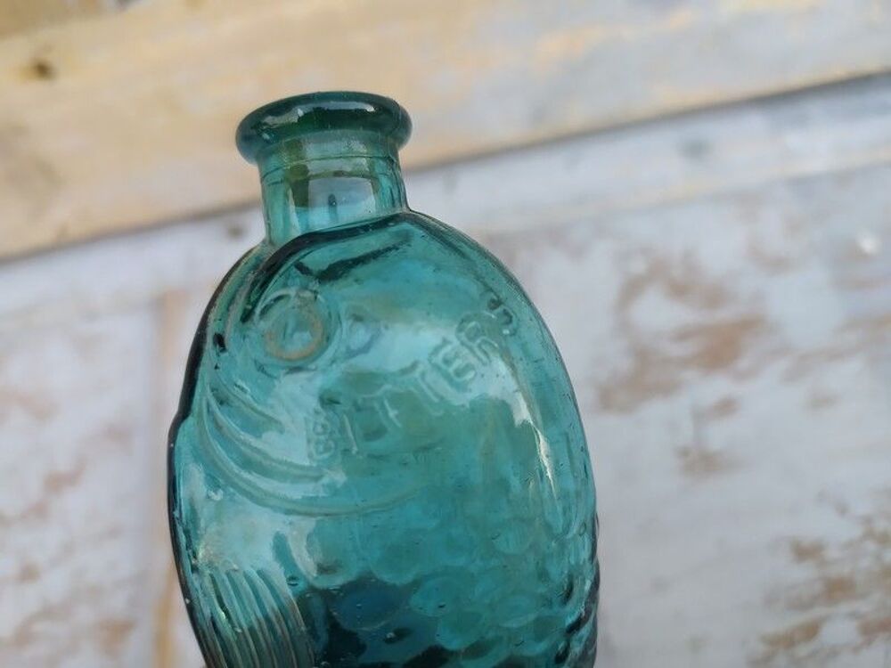 Bouteille Verre Bleu Publicitaire Poisson Bitters Fisch's 
