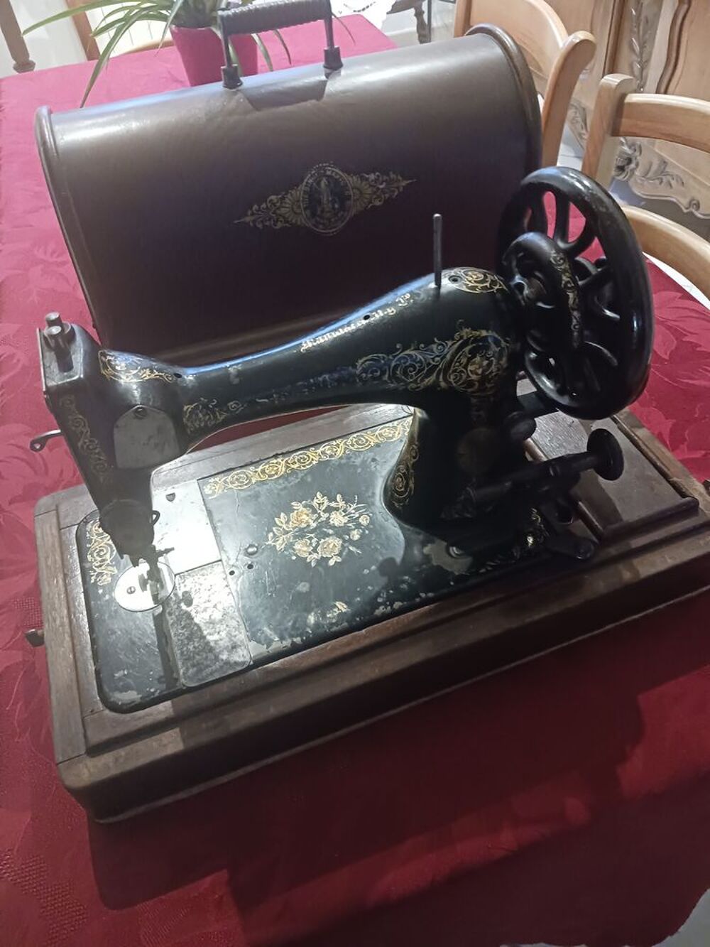 Machine &agrave; coudre ancienne Meubles