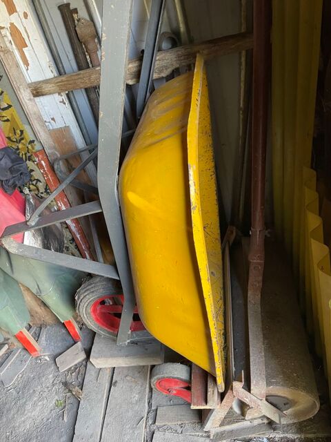 Brouette de ma�on 70 La Neuville-au-Pont (51)