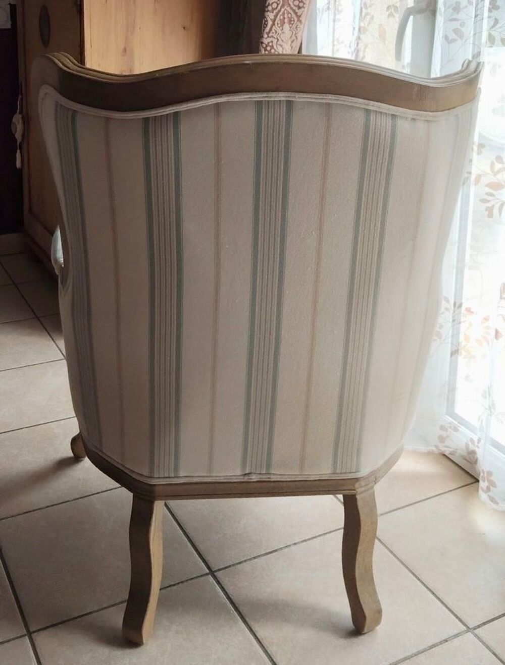 Fauteuil Berg&egrave;re &agrave; oreilles style Louis XV Meubles