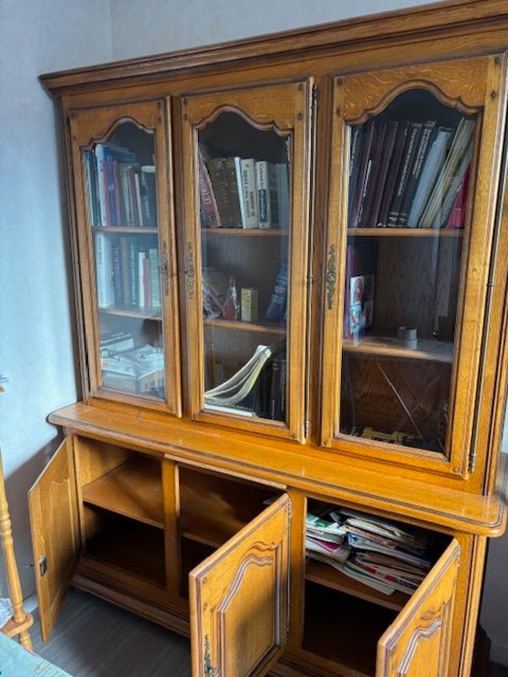Grande vitrine biblioth&egrave;que buffet en ch&ecirc;ne massif Meubles