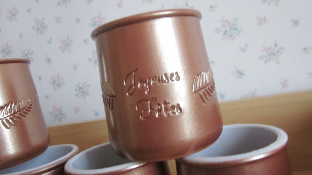 petits pots en gr&egrave;s dor&eacute; Cuisine