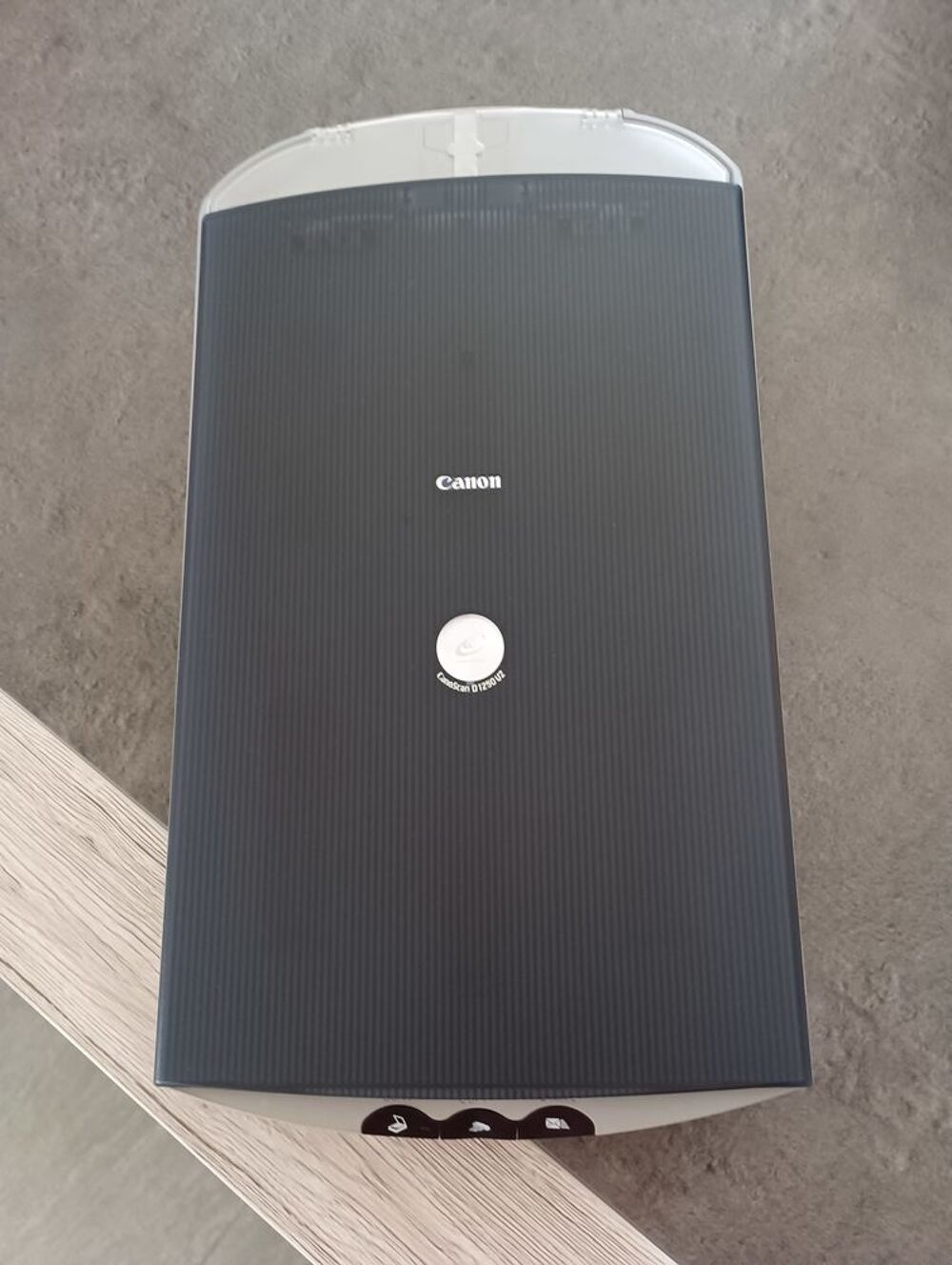 Canon CanoScan D1250U2, noir et gris, Matériel informatique