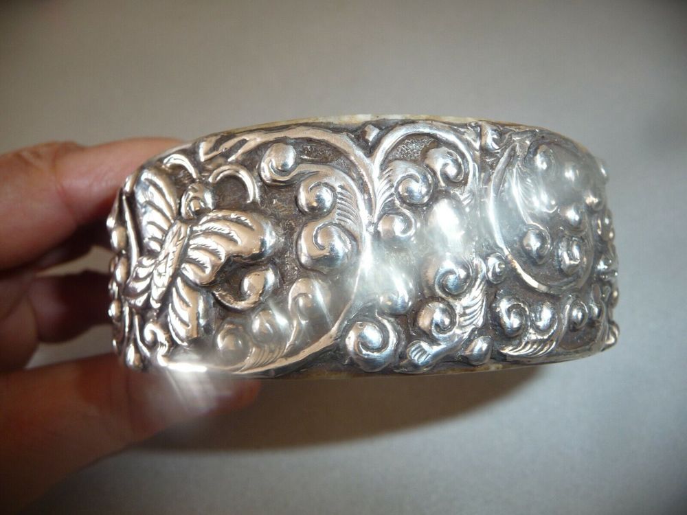 Vintage - bracelet vieux jade N&eacute;pal sur argent repouss&eacute; Bijoux et montres