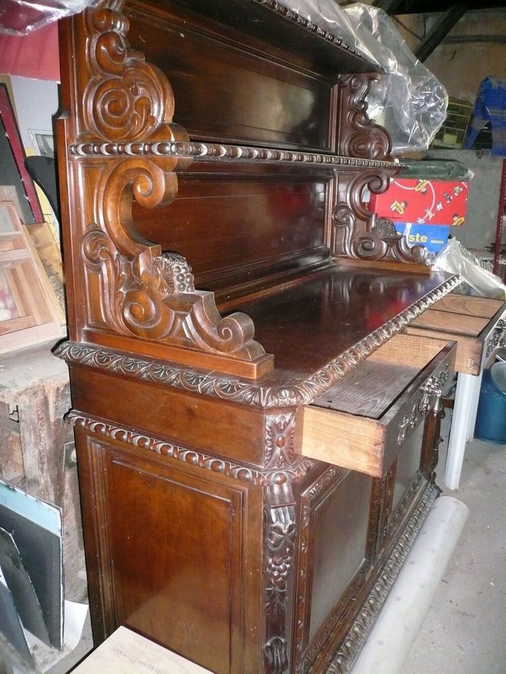 Buffet Proven&ccedil;al deux corps en noyer Meubles