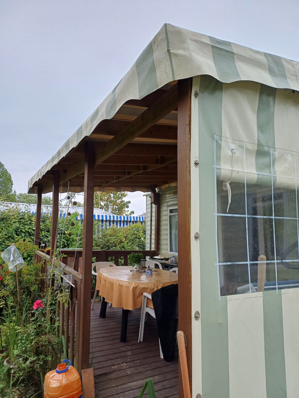 B&acirc;che pour terrasse mobil home Jardin