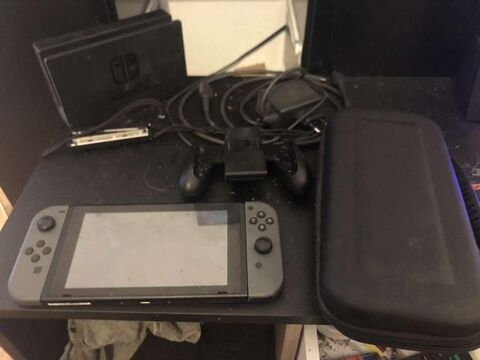 NINTENDO SWITCH V2 en mode grande avec 6 jeux intégré et un jeux physique 250 Argenton-sur-Creuse (36)