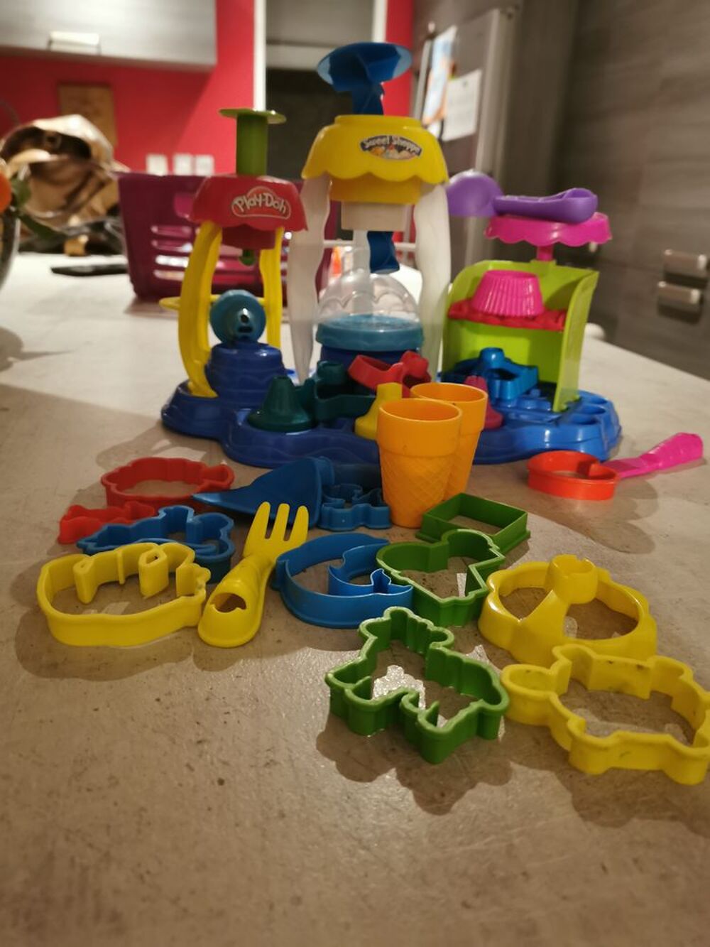PLAY-DOH PATE A MODELER CUPCAKES ET GLACAGES GOURMANDS Jeux / jouets