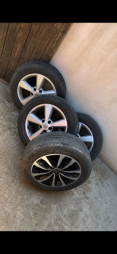 Pi&egrave;ces et &eacute;quipements Voiture Pneu voiture - roue  occasion Aiguefonde 81200