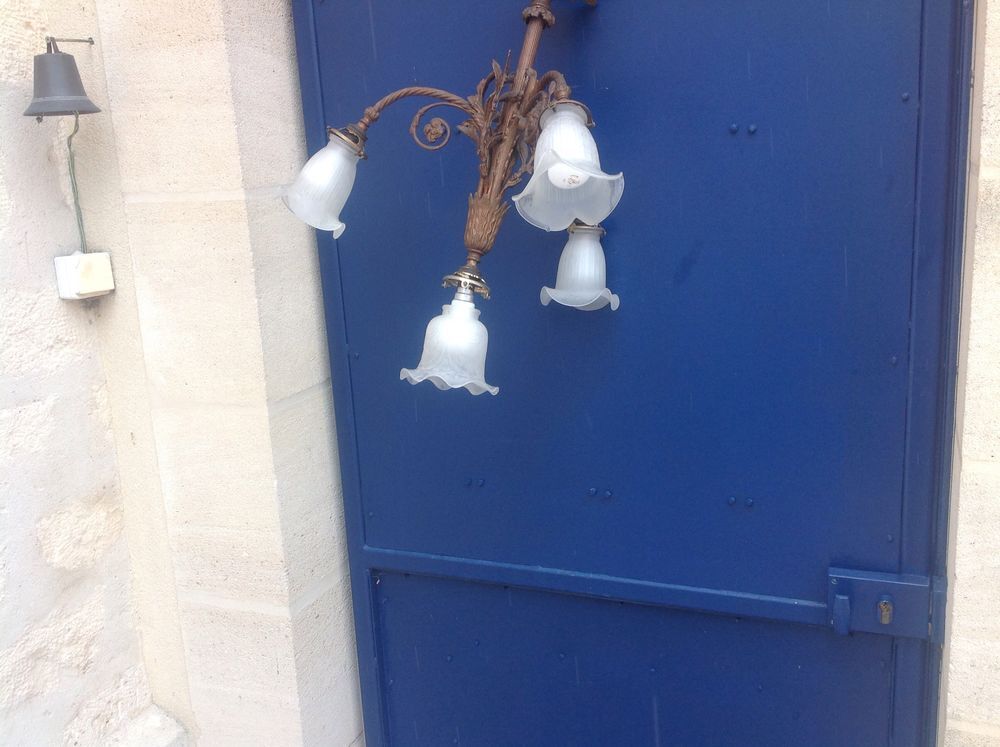 lustre en bronze avec 4 lumi&egrave;res Décoration