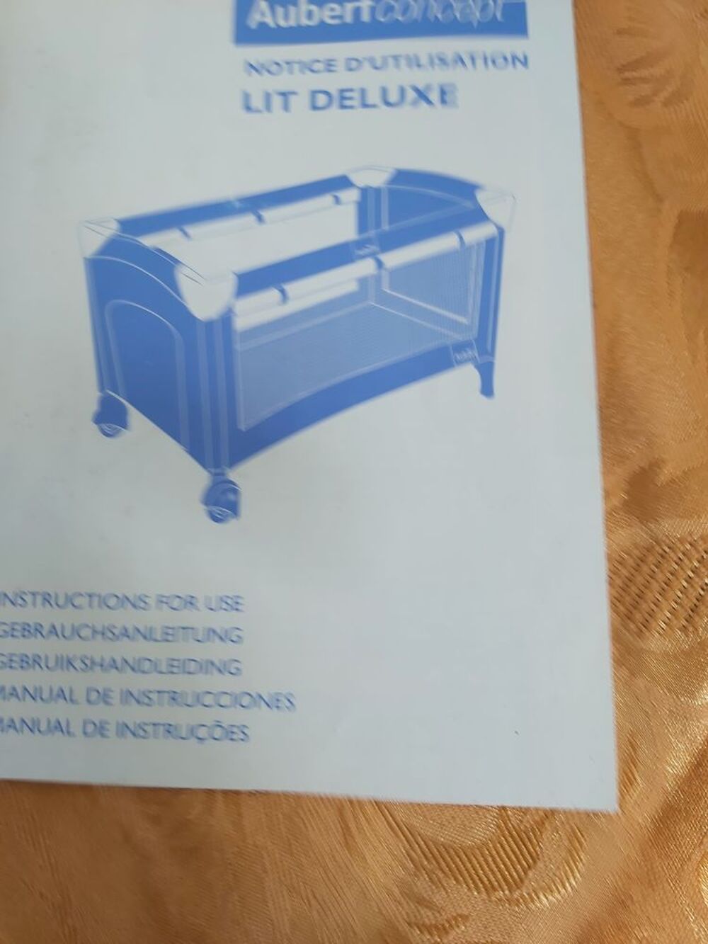 UN LIT PARAPLUIE AVEC MATELAS Puériculture