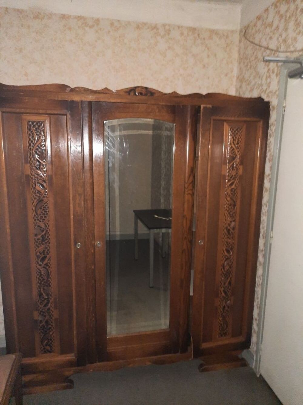 lit et armoire de chambre avec 2 commode Meubles