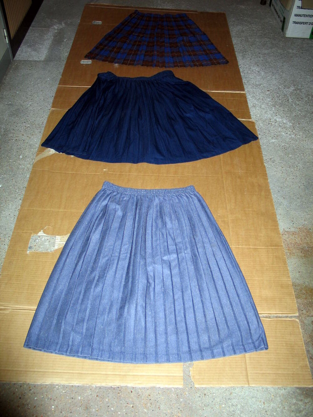 Jupes de diff&eacute;rents mod&egrave;les moderne et vintage Vêtements