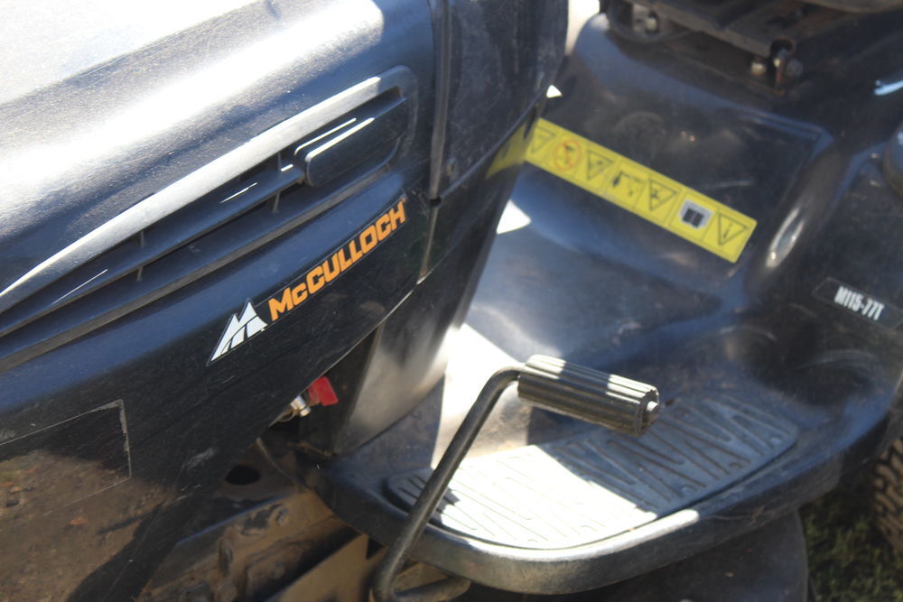 micro tracteur tondeuse Mcculloch &eacute;jection lat&eacute;rale Jardin