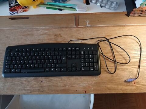 CLAVIER D'ORDINATEUR 5 Lyon 8 (69)