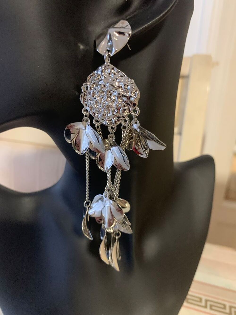 Boucles d?oreilles pendant feuilles ? et mailles Bijoux et montres