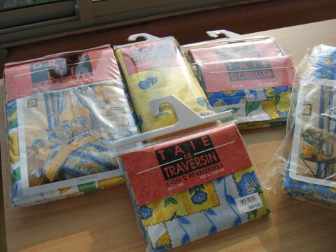 Parure Draps + Rideaux + Lustre Provenale. 50 Le Vernois (39)