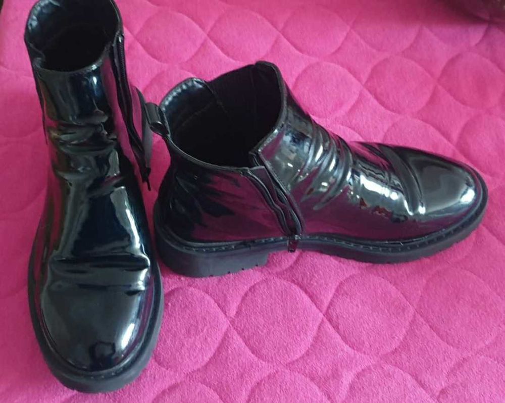 Bottines noires vernies. Taille 40 Chaussures