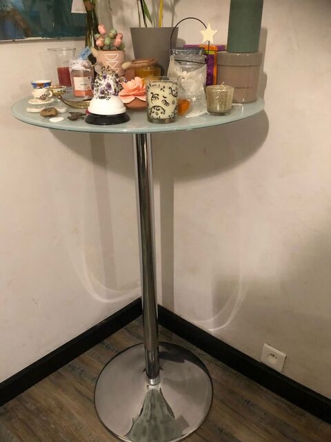 mange debout 0 N�mes (30)