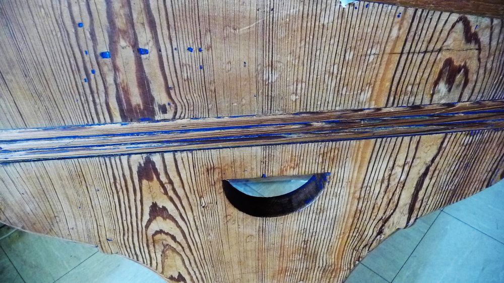Bureau &eacute;colier bois ancien. 
Meubles